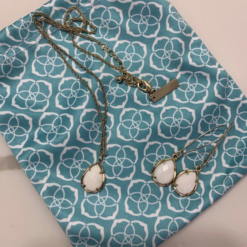 Kendra Scott necklace & earrings gift set